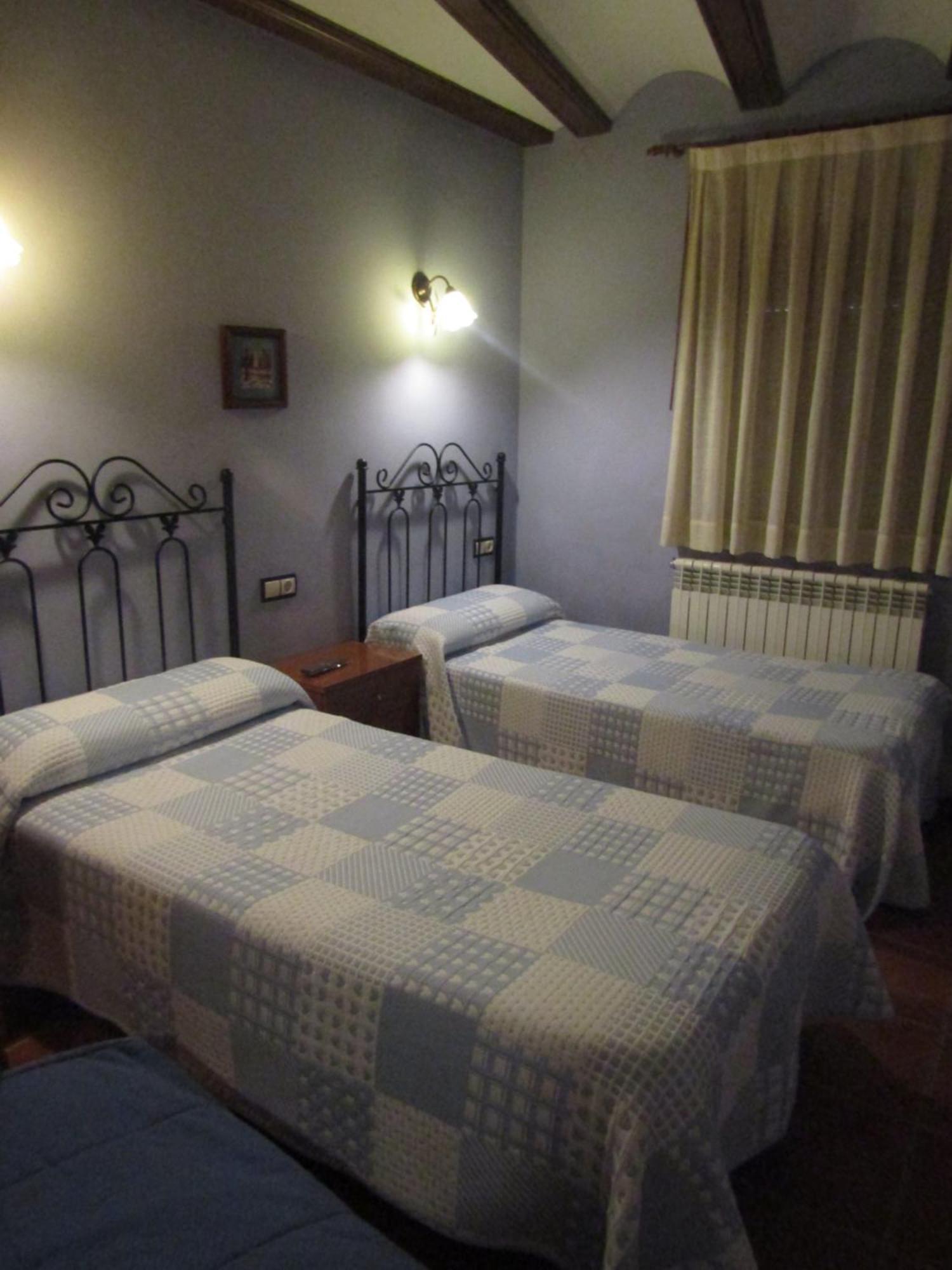 Hostal Paquita Allepuz Habitación foto